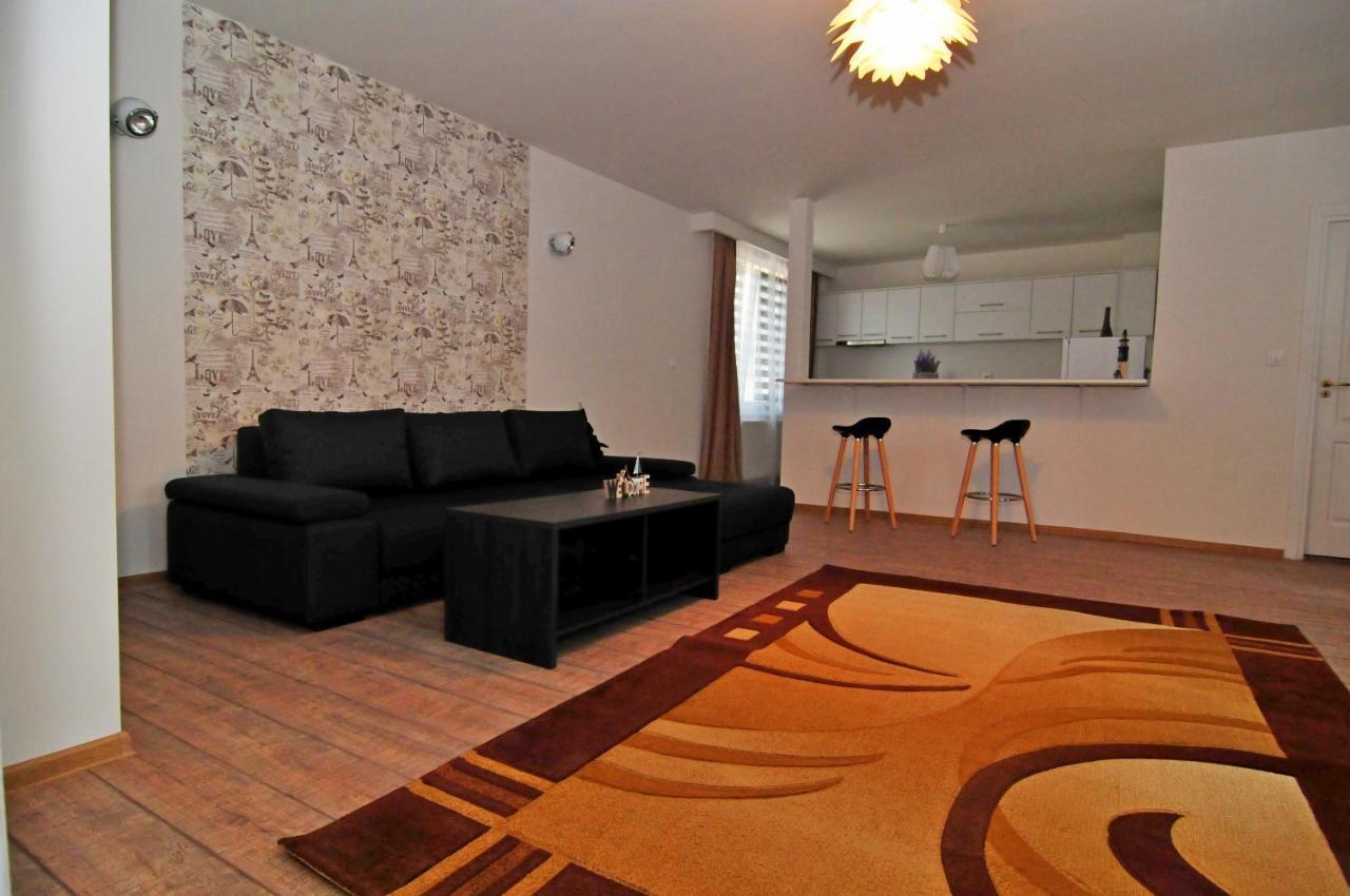 Apartament 6 Central Lägenhet Târgu-Mureş Exteriör bild